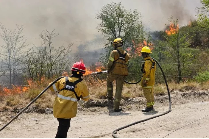 Evacuan un barrio privado