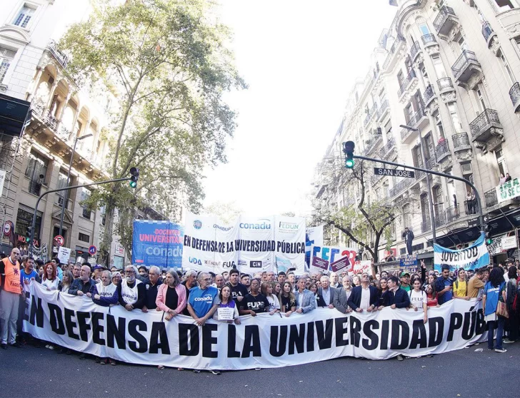 Gobierno dice que en las universidades falsean datos por los fondos