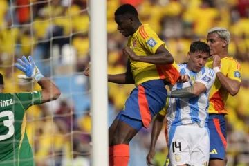 VIDEOS: el gol con el que Mosquera adelantó a Colombia, la igualdad argentina y el penal de James