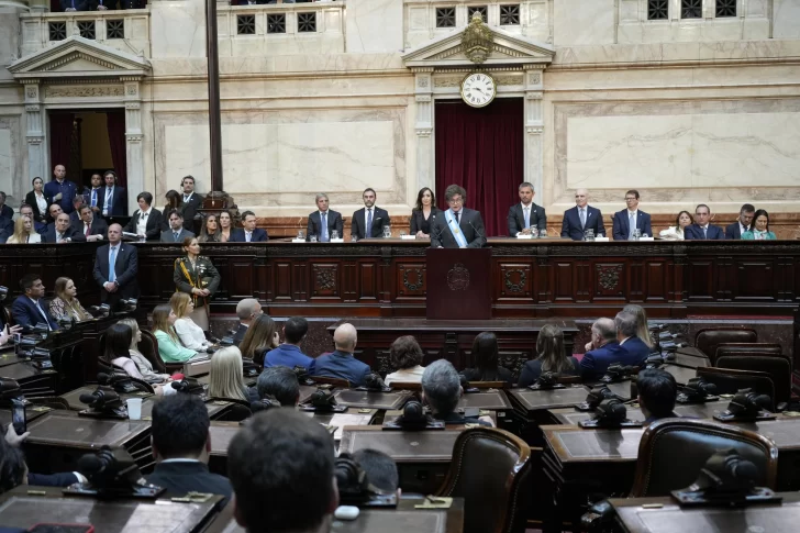 Javier Milei comienza a negociar el Presupuesto y este lunes reunirá a una mesa parlamentaria