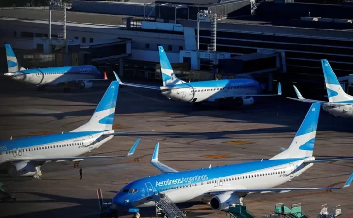 El Gobierno declaró al transporte aéreo como servicio esencial: qué obligaciones deberán cumplir las empresas