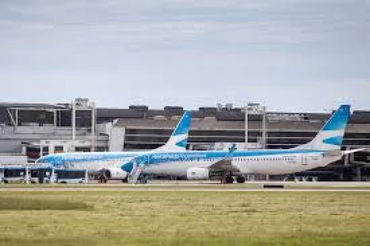 Pilotos amenazan con recrudecer los paros en Aerolíneas