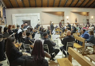 90 artistas locales celebran a Bach