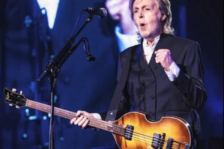 El inesperado gesto de Paul McCartney con los fans antes de partir rumbo al Monumental