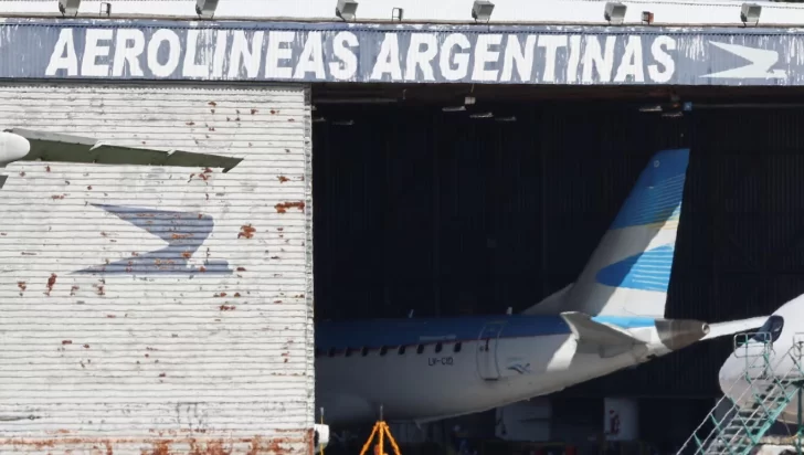 El Gobierno logró resolver la renuncia de un gerente de Aerolíneas y avanza con la privatización en el Congreso