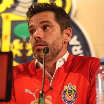 Se demora la salida para Fernando Gago de Chivas de Guadalajara