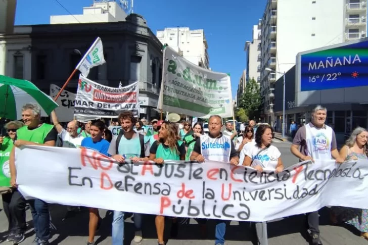 Con un paro, recrudecen las medidas universitarias contra el veto