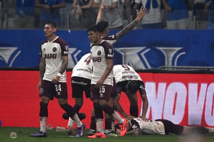 Gran empate de Lanús en Brasil