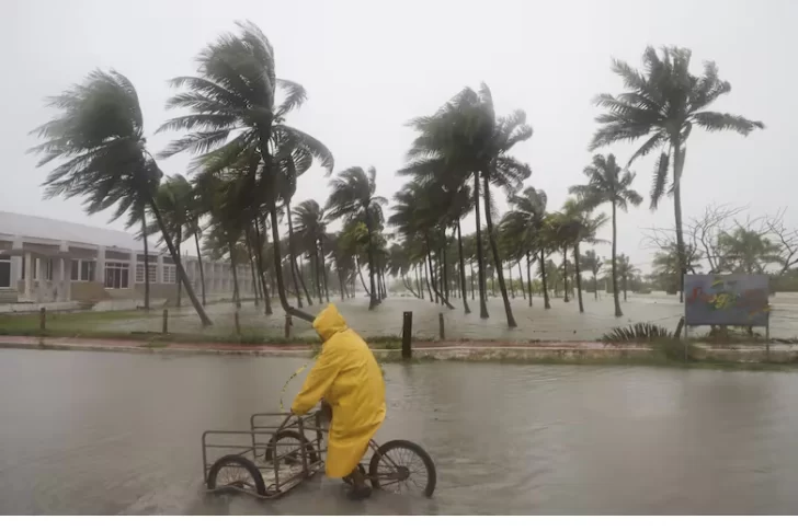 La trayectoria del Huracán Milton: esperan marejadas ciclónicas récord y hay 12 millones de personas en alerta