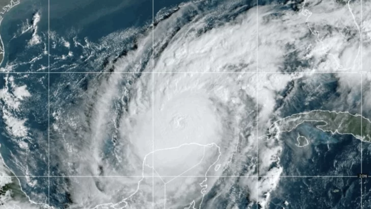 Huracán Milton en vivo: Se acerca a Florida convertido en un huracán de categoría 4