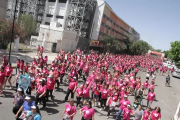 Los niños fueron las estrellas en el maratón contra el cáncer de mama