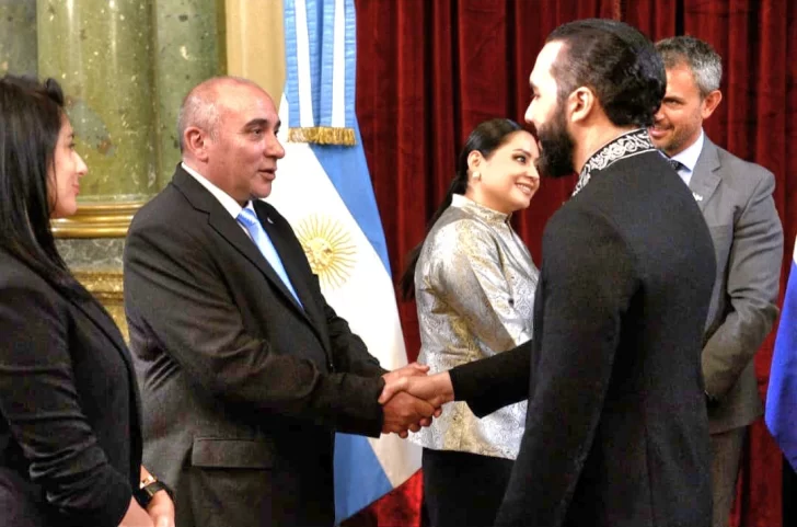 Peluc saludó a Nayib Bukele: “Es un modelo a seguir para nosotros los argentinos”