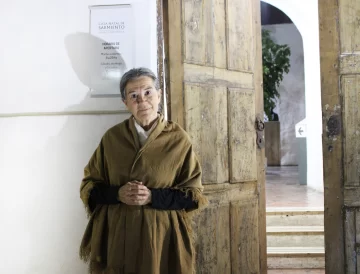 Doña Paula abre las puertas de su casa