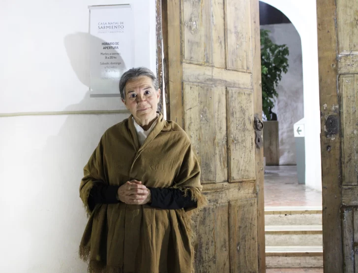 Doña Paula abre las puertas de su casa