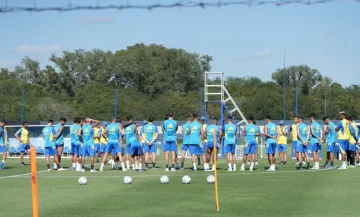 Fernando Gago dirigió su primer entrenamiento en Boca con la mira puesta en el debut ante Tigre