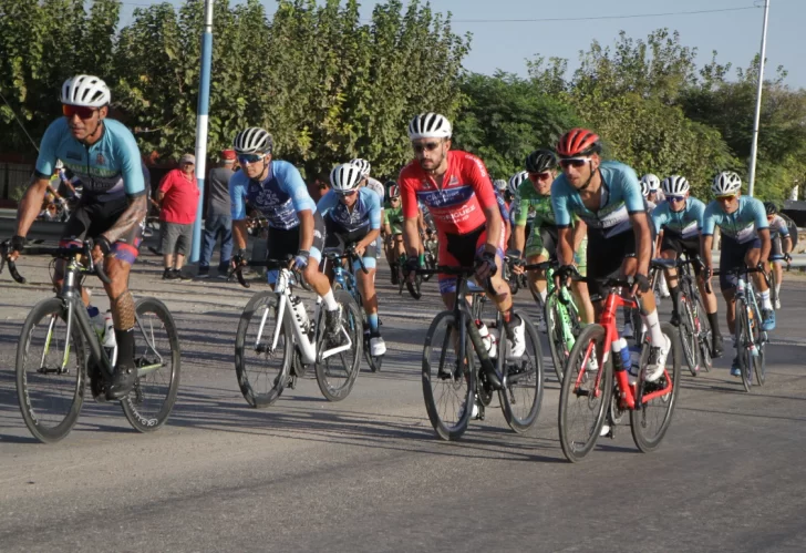 Malestar en los equipos de ciclismo por la reducción de integrantes que solicitó la Federación