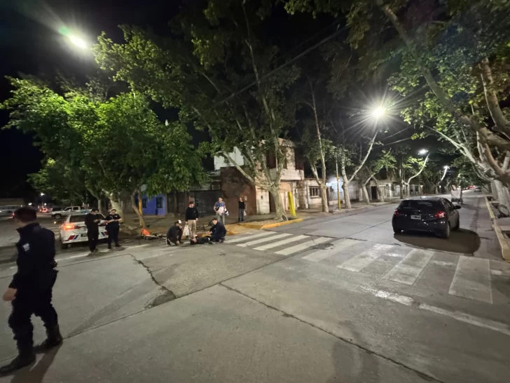 Un ciclista terminó herido tras ser embestido en el microcentro sanjuanino