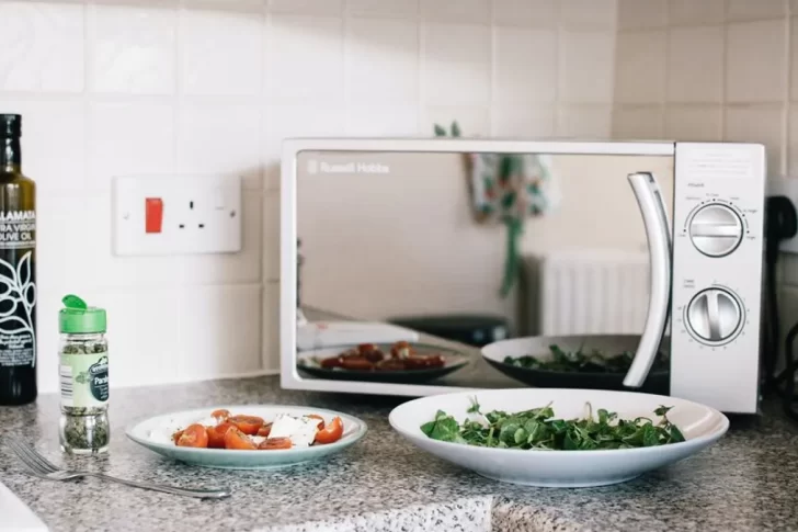 Cómo cocina en el Microondas: Recetas fáciles y rápidas para sorprender