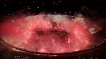 [VIDEO] Con bengalas y fuegos articiales, el Monumental estalló en la previa de River-Mineiro