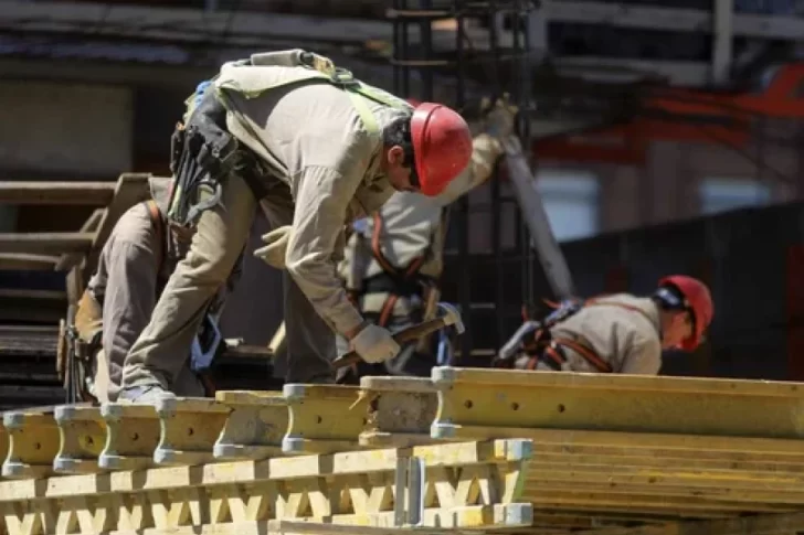 En la Argentina hay más de 2 millones de trabajadores en blanco que están en situación de pobreza