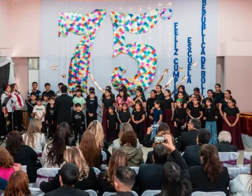 La escuela que muchas veces fue noticia, cumplió 75 años