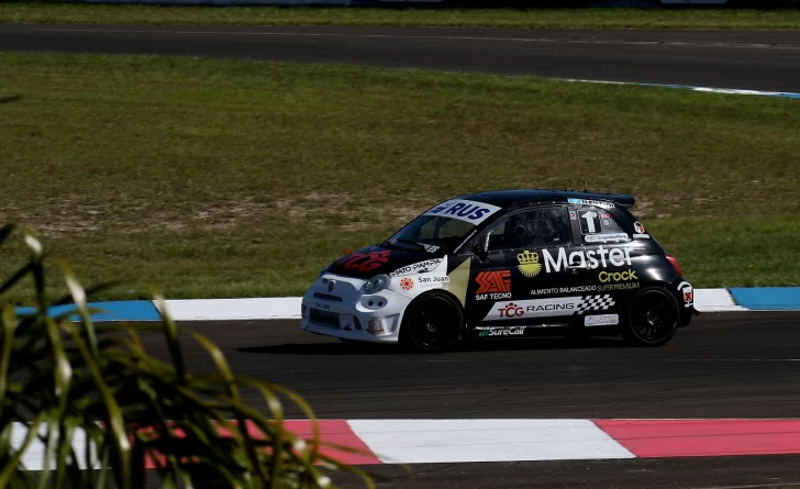 Naranjo clasifica y corre hoy en la Copa Abarth