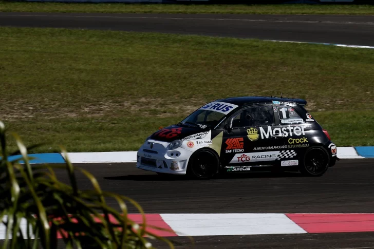 Naranjo clasifica y corre hoy en la Copa Abarth