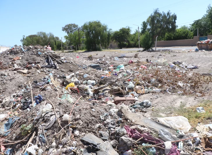 Rawson: dicen que convertirán en paseo un basurero a cielo abierto