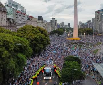 Racing, de fiesta en el Obelisco