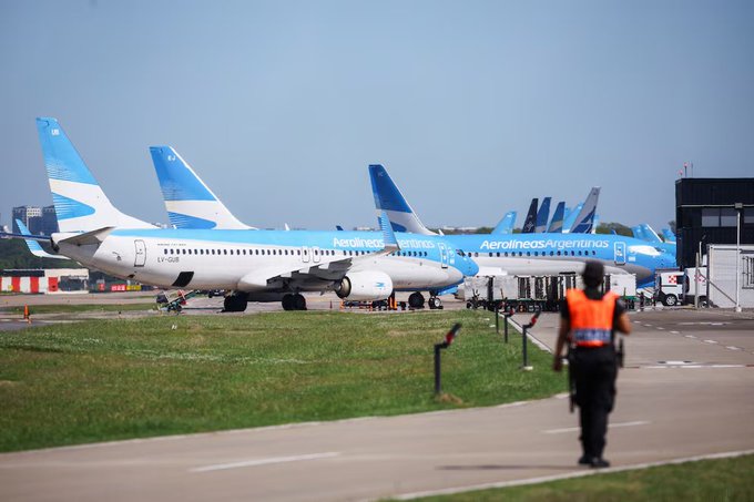 Aerolíneas Argentinas acordó con los sindicatos y dio por terminado el conflicto gremial