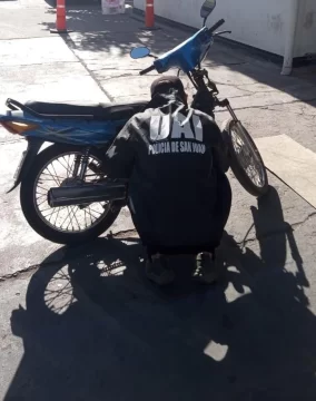 Encuentran en pleno centro una moto robada en el año 2019