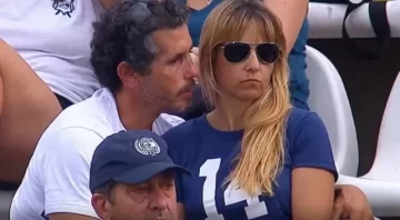 Una pareja se hizo viral por un tenso momento en la cancha de Gimnasia