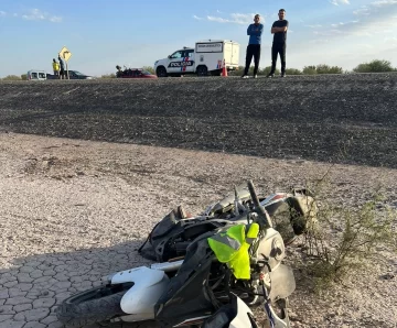 Un motociclista que venía de San Luis, perdió el control en una curva, cayó y falleció