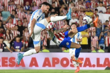 [MIRA LOS GOLES] Con un golazo de chilena, Paraguay consigue rápido la igualdad 1 a 1 ante Argentina