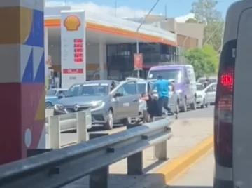 [VIDEO] Dos automovilistas se agarraron a trompadas por una discusión de tránsito