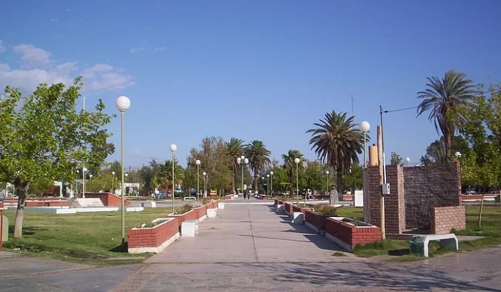 Conflicto amoroso entre dos mujeres terminó con una feroz pelea entre ambas y policías agredidos