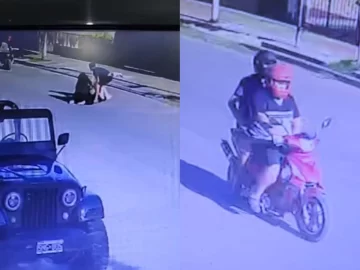 VIDEO: motochorros atacaron a dos jóvenes a plena luz del día, que se defendieron tiradas en la calle