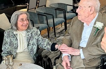 Se casaron a los 102 y 100 años: se convirtieron en los recién casados más longevos del mundo