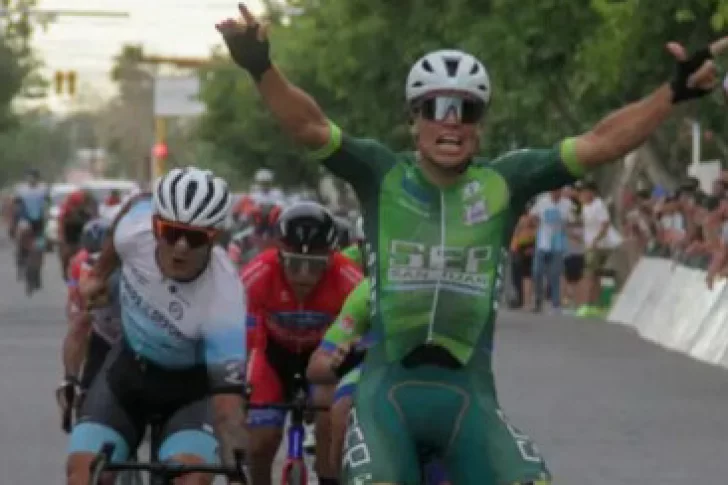 Cobarrubia gané el Homenaje a Valdez