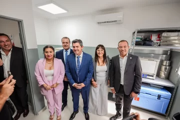 Orrego inauguró la ampliación y refacción de un centro de salud en Chimbas y resaltó la “desentralización” del sistema