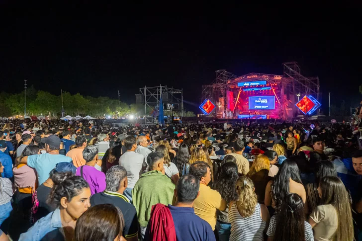 Una multitud vibró en el gran cierre de la Fiesta de Santa Bárbara