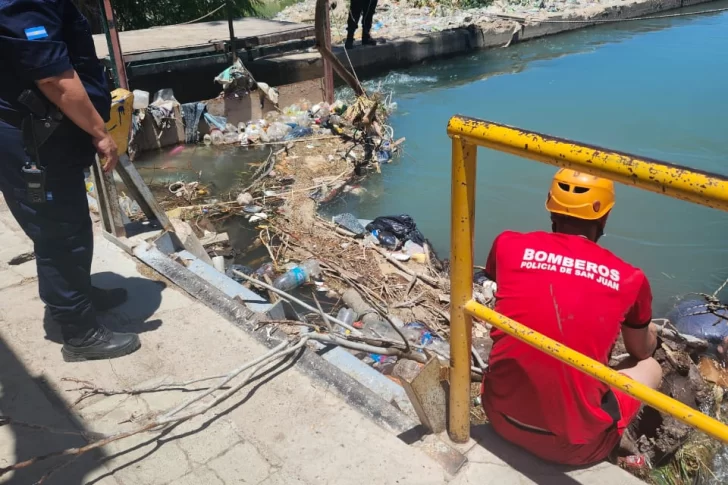 Hallan el cuerpo de un hombre en un canal