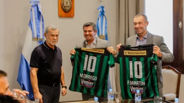 El gobernador Marcelo Orrego recibió al plantel de San Martín tras el ascenso a Primera