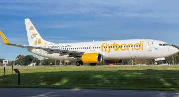 Flybondi reprogramó 71 vuelos para las Fiestas y afectó a miles de pasajeros