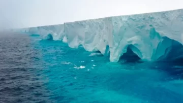 El iceberg más grande del mundo se acerca a las Islas Georgias del Sur