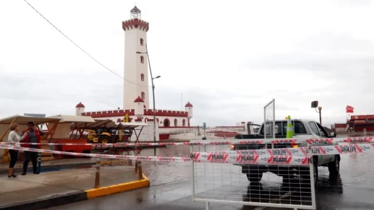 Marejadas causaron daños en restaurantes y afectaron la zona costera de La Serena, que está plagada de sanjuaninos