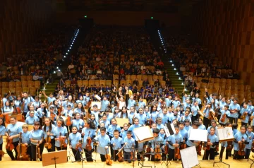 La Orquesta Escuela cierra el año con 250 músicos en el Auditorio Juan Victoria