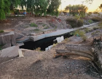 Hallan el cuerpo de un hombre en un canal