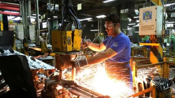 El país espera reformas impositivas y laborles para hacer competitivaa la actividad industrial