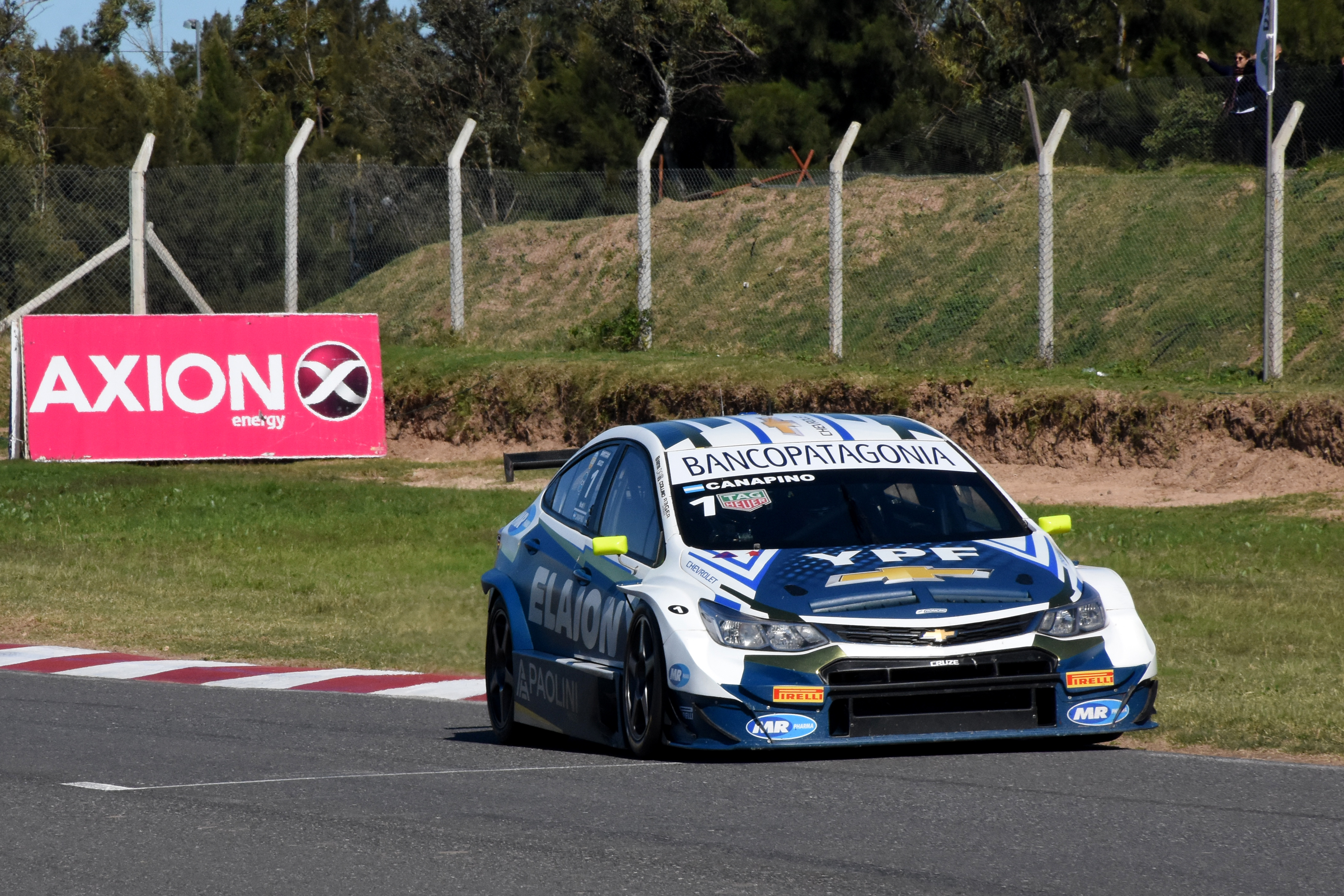 Télam 21/05/2017 Rosario: Agustin Canapino(foto) con su Chevrolet Cruze se impuso en la segunda carrera del Super TC2000 que se llevo a cabo en el autodromo 'Juan Manuel Fangio' de esta ciudad. Lo secundó Facundo Ardusso con Renault y tercero Matías Rossi con Toyota. Foto: José Granata